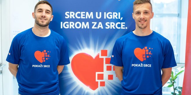Hrvatski nogometni reprezentativci Mislav  Oršić  i Luka Ivanušec  pokazali srce!