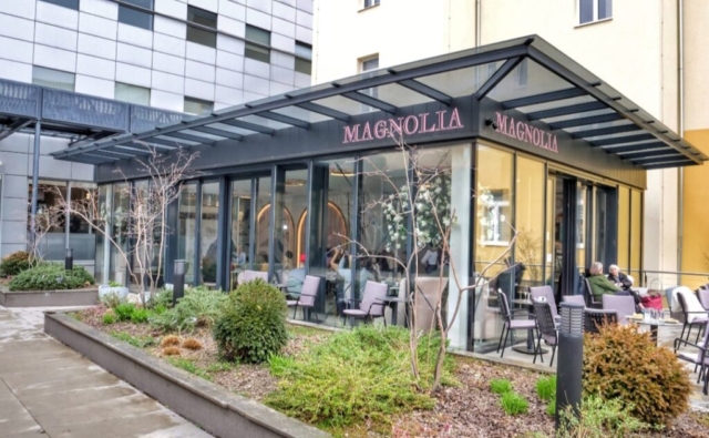 1000095281