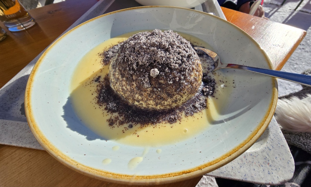 Germ Knedla – Slatki Simbol Skijaških Staza i Austro-Ugarske Tradicije