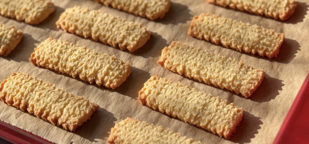 Bakini keksi na mašinu