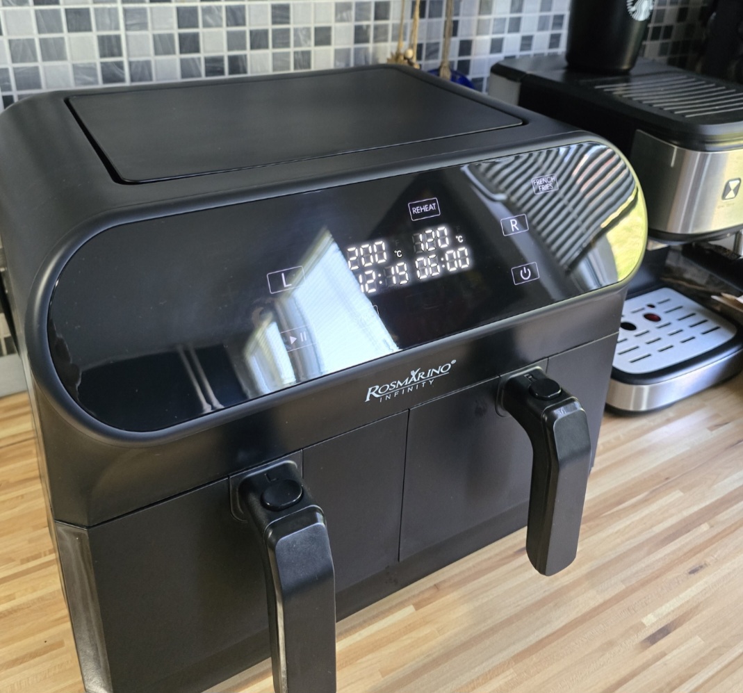 Isprobali smo i recenzirali fritezu na vrući zrak s duplom ladicom: Revolucija u kuhinji ili samo još jedan gadget?