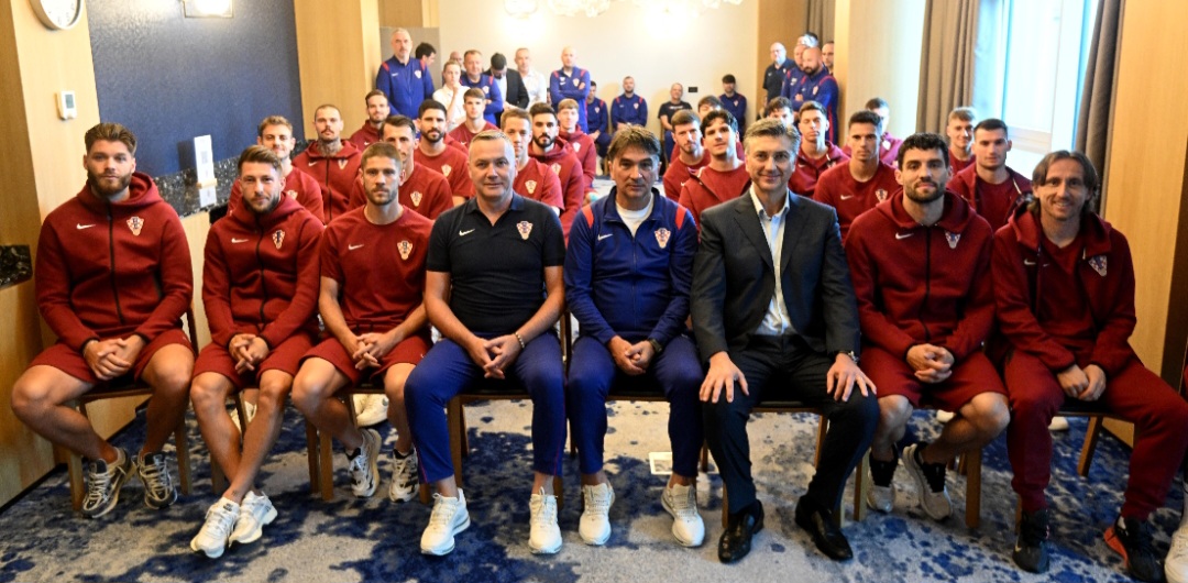 Premijer Andrej Plenković poželio sreću Vatrenima uoči nastupa na Svjetskom prvenstvu