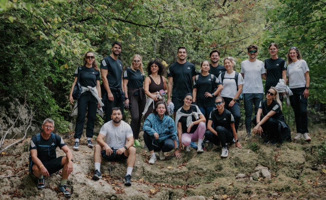 Sport, tehnologija i luksuz u prirodi: Ana Vladusic i Nikola Mitrović okupili influencere na Latinoamericana x Kinex Outdoor Campu